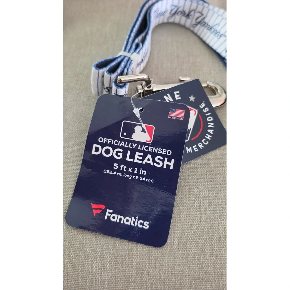 Fanatics MLB New York Yankees Dog Leash 5ft x 1in Pinstripe Navy White New